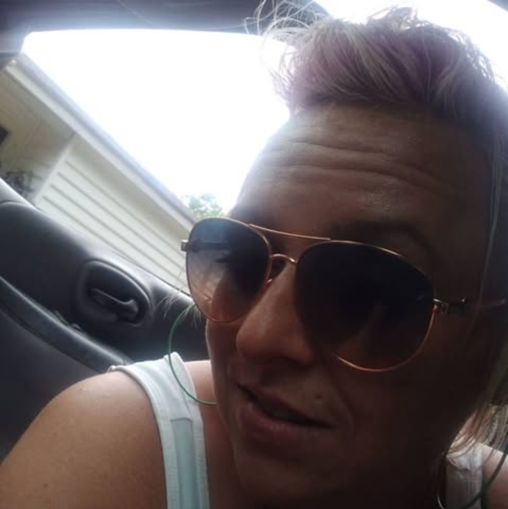 Meet your Posher, Holly juliana